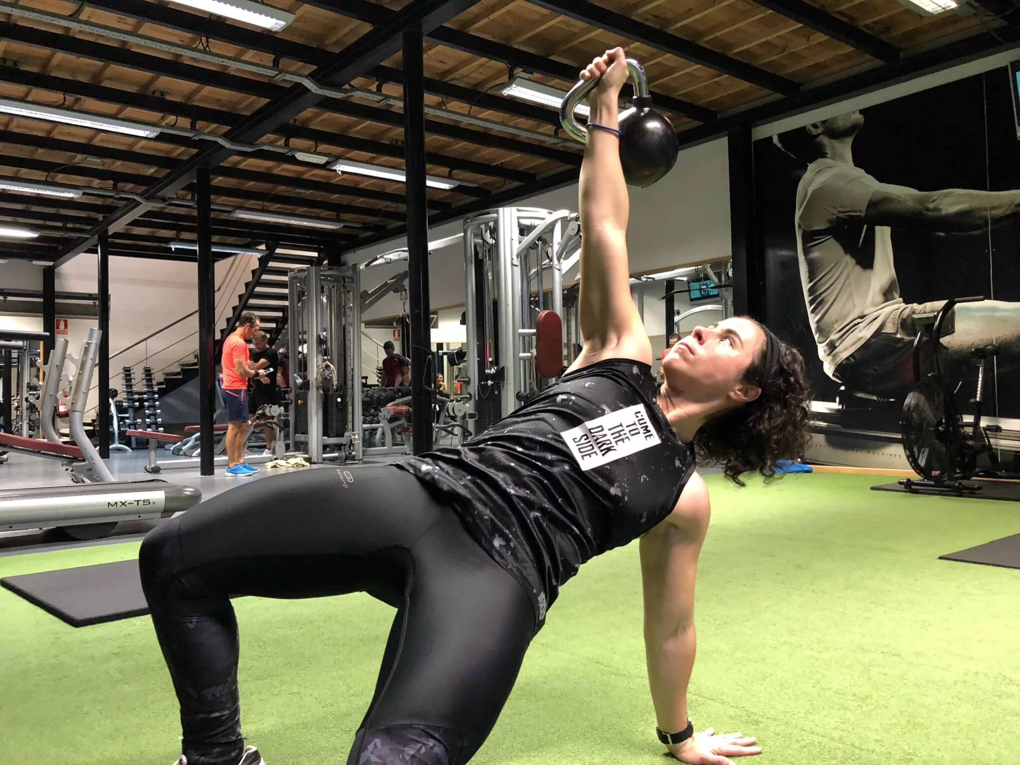 Elena entrenando con kettlebell - técnica actual